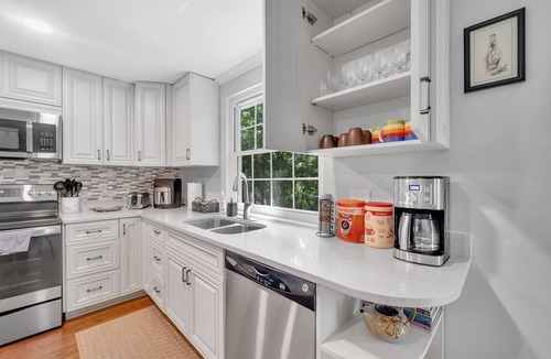 Charlotte House | 5 Bedroom 3 Full Bath 6 Bed Sleep 13
