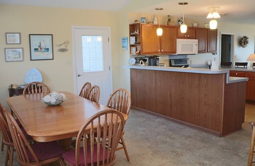 Emerald Isle House | 5-Bedroom Beach Getaway with Ocean Views & Room for Everyone