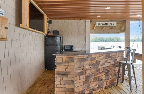 Henrico House | 5 Bedroom Waterfront Home on LKG