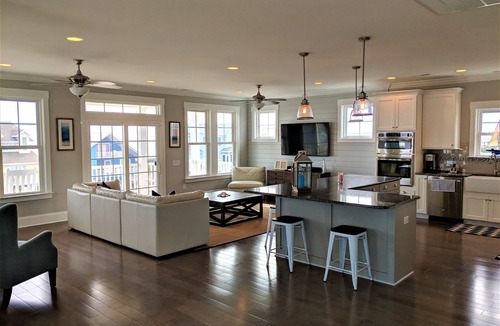 Holden Beach House | 5 BR 4.5 Bath 2nd Row Direct Beach Access with Pool and Elevator