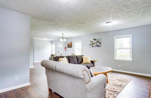 Fayetteville House | 5 Mi to Dtwn Family-Friendly Fayetteville Home!