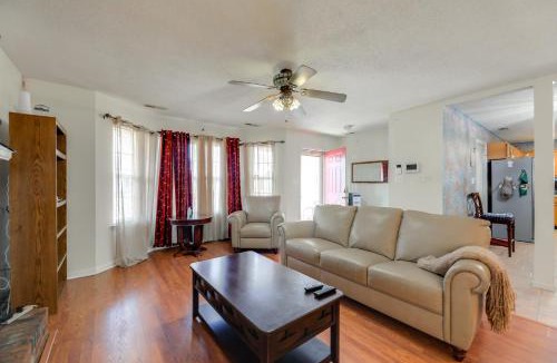New Bern House | 5 Mi to Dtwn New Bern & Quiet Cove: Home w/Yard!