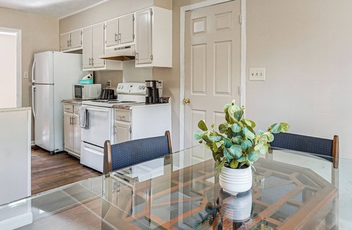Westover House | 5 Mi to Fort Bragg: Family Gem Near Parks & Trails