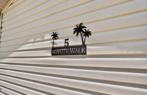 Tranquil Harbour House | 5 Minute Walk/102 NE 65th Street