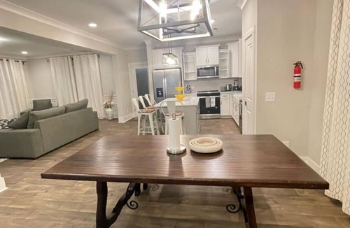 Charlotte House | 5 minutes from downtown charlotte.