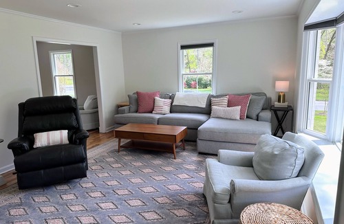 High Point House | 5 minutes from Furniture Market! 4 bed 2 1/2 bath house in a quiet neighborhood