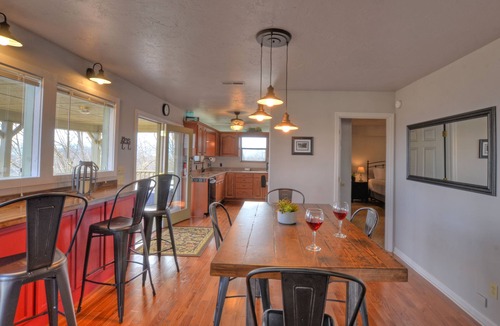 Franklin House | 5-Star home OPEN for business in beautiful Franklin NCn