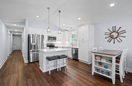 Southport House | 5 Star New Construction - 3BR 2BA - Walk or Bike 1 Mile to Southport Waterfront