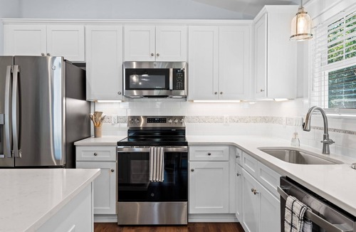 Southport House | 5 Star New Construction - 3BR 2BA - Walk or Bike 1 Mile to Southport Waterfront