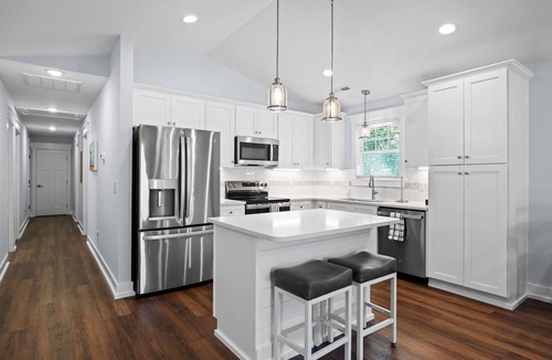 Southport House | 5 Star New Construction - 3BR 2BA - Walk or Bike 1 Mile to Southport Waterfront