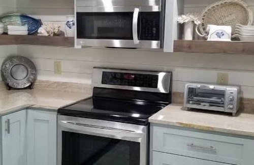 New London Apartment | 5 Star Waterfront Luxury Vacation Apartment