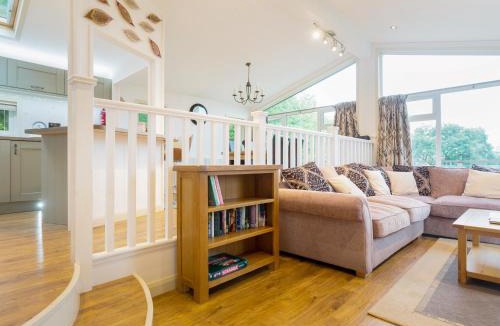 Looe House | 5 Tree Tops