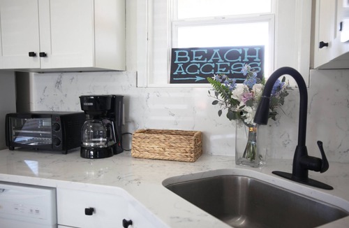 Northeast Virginia Beach Cottage | 508 A The Shore Break Cottage