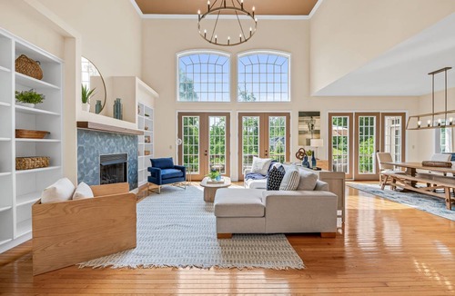 Weaverville House | 509 m² House ∙ 7 bedrooms ∙ 18 guests