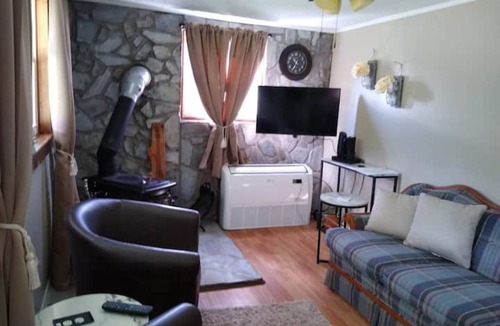 Barnardsville Cabin | 52 m² Cabin ∙ 2 bedrooms ∙ 2 guests