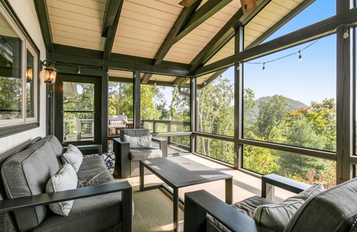 Saluda House | 530 m² House ∙ 5 bedrooms ∙ 14 guests