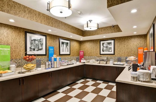 Hendersonville Hotel | 55 m² Hotel ∙ 127 guests