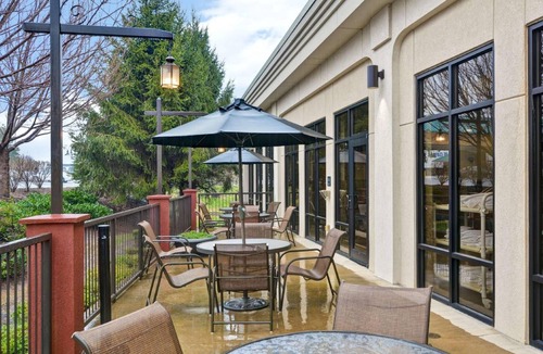 Hendersonville Hotel | 55 m² Hotel ∙ 127 guests