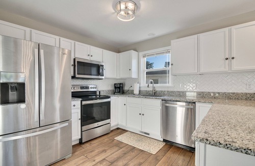 Colington Harbour House | 5536 Compass Cay * Canalfront