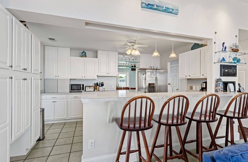 Colington Harbour House | 5550 Lighthouse Pointe * Waterfront