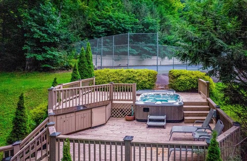 Waynesville House | 557 m² House ∙ 6 bedrooms ∙ 13 guests