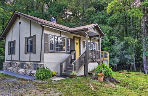 Hendersonville Cottage | 57 m² Cabin ∙ 2 bedrooms ∙ 5 guests