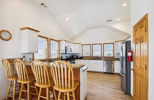 Nags Head House | 5704- Shontee's Summer Place - Nags Head Oceanfront Retreat Sleeps 14