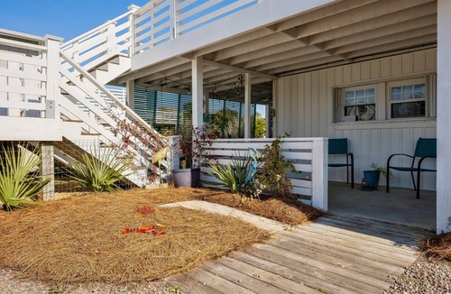 Topsail Beach House | 58 m² House ∙ 2 bedrooms ∙ 4 guests