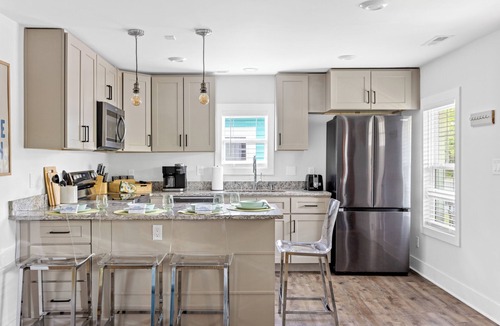 Wilmington Historic District House | 5bd Urban Central: BBQ - 5mins to Downtown