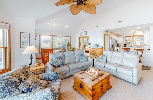 Buxton House | 5BR Secluded Soundfront Oasis, Hot Tub, Private Beach