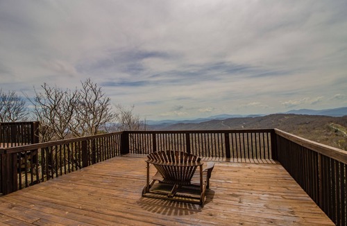Sugar Mountain Condo | 5th Floor Condo w/Views of Grandfather Mountain