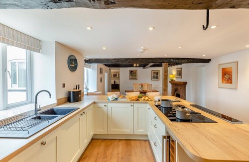 Steens Bridge Cottage | 6 Bed in Docklow (oc-d31042)