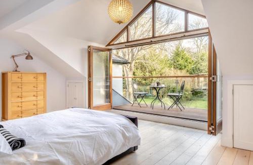 Ryde House | 6 Bed in Wootton Bridge oc-l37524