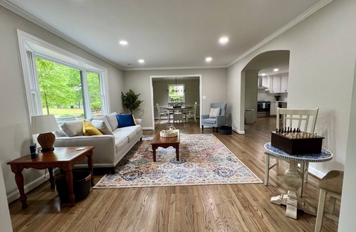 Winston - Salem House | 6 Bedroom, 3 Bath Remodeled House in Quiet Neighborhood. 10 min to WF University