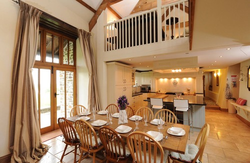 Torrington House | 6 bedroom accommodation in Torrington