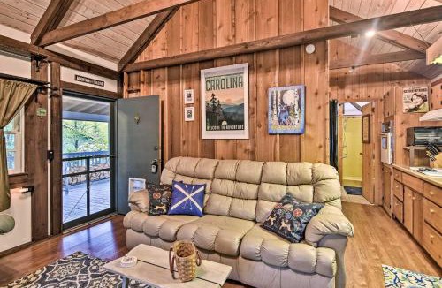 Newland House | 6 Mi to Grandfather Mtn: Lake Cottage w/Deck