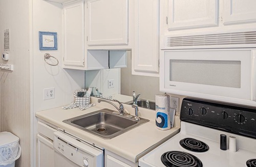 Morehead City Condo | 61 m² Condo ∙ 1 bedroom ∙ 6 guests
