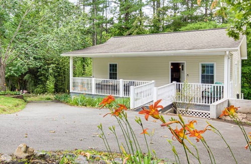 Weaverville House | 63 m² House ∙ 2 bedrooms ∙ 4 guests