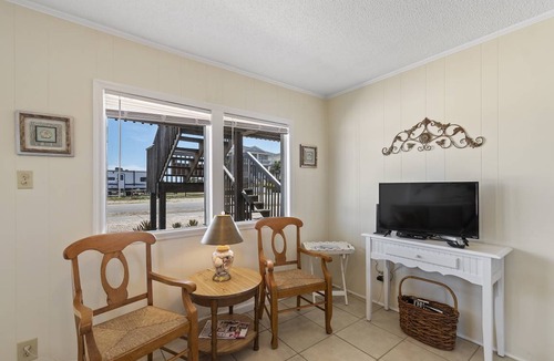 Holden Beach Condo | 64 m² Condo ∙ 2 bedrooms ∙ 4 guests