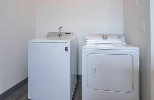 Rolling Mill Hill Apartment | 65 Lindsley Avenue Unit #214 Nashville, TN 37210