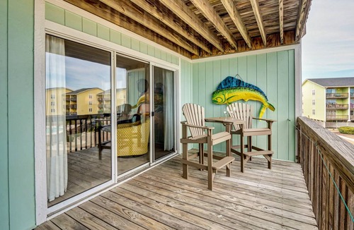 Surf City Condo | 69 m² Condo ∙ 1 bedroom ∙ 6 guests