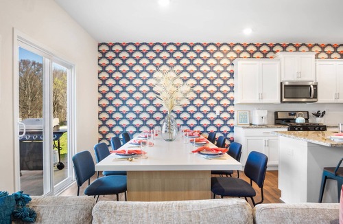 Charlotte House | 6min to UNCC: Spacious 5bd with Games Backyard