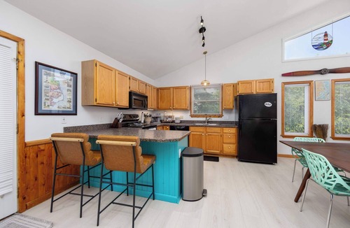 Ocean Sands House | 6Min Walk to Beach and Hot Tub!