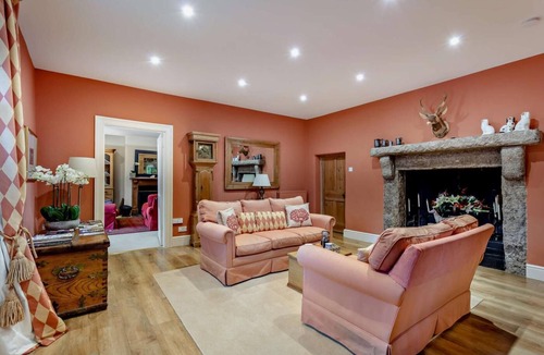 Shebbear Cottage | 7 Bed in Shebbear (oc-w33731)