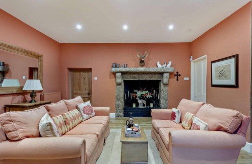 Shebbear Cottage | 7 Bed in Shebbear (oc-w33731)