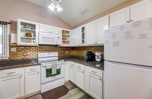 Piney Green House | 7 Mi to Camp Lejeune! Family Gem Near Golf & Shops