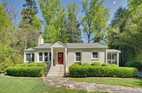 Royal Pines Cottage | 7 Mi to The Biltmore: 'Le Canard' Cottage w/Porch