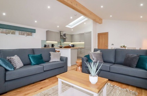 Looe Cabin | 7 Valley View, Open-plan, WiFi
