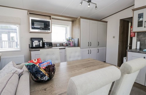 Tewitfield Cabin | 7 Yealands, Carnforth