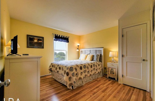 Surf City Condo | 70 m² Condo ∙ 1 bedroom ∙ 4 guests